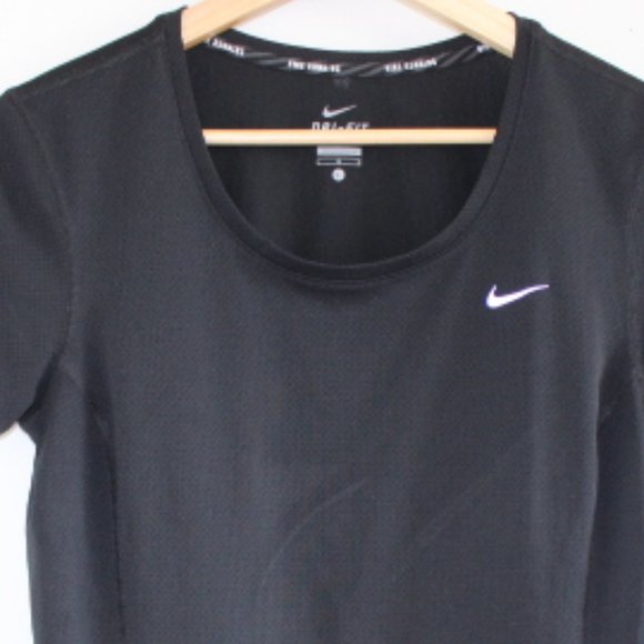 Nike Black women T- Shirt top for workout - Picture 2 of 5